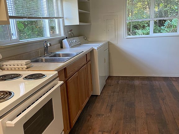 3rd image of 2521 150th Ave SW #C1