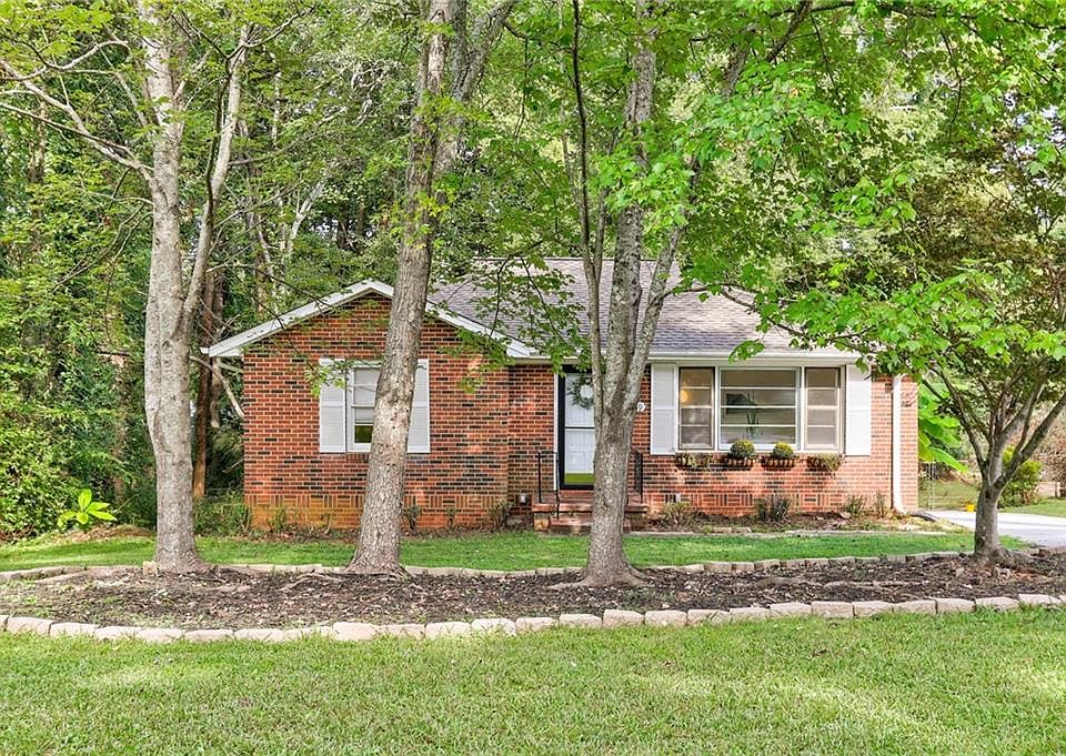 1st image of 2159 Harold Ln SE