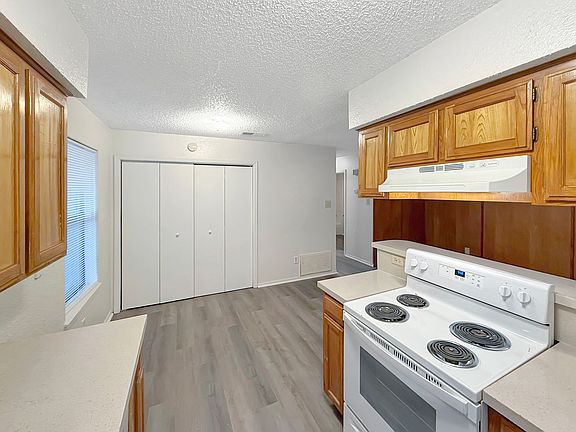5th image of 821 N Mesquite St #Mesq821-a