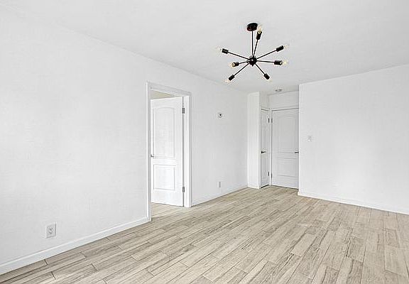 4th image of 10310 Avenue L Unit 1