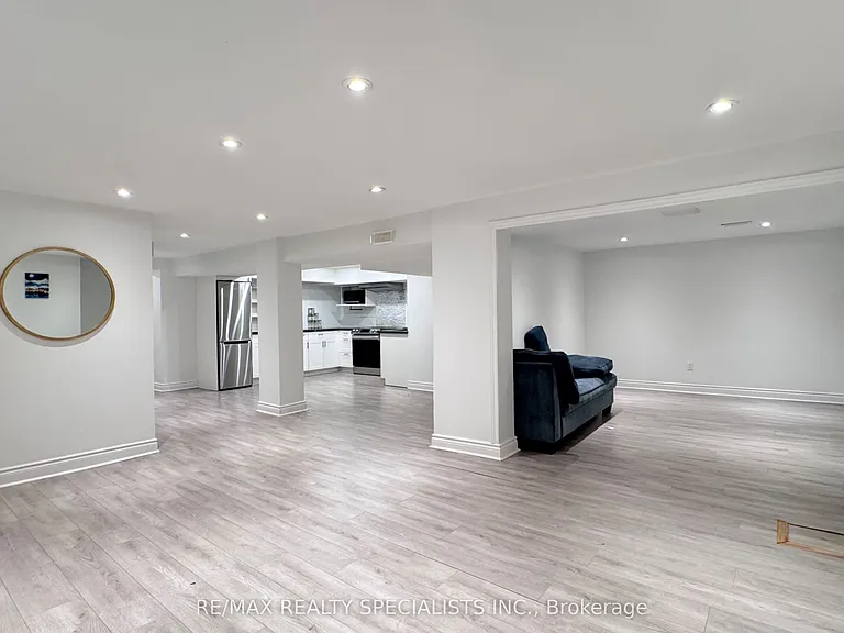 131 Searle Ave #BASEMENT — Photo 6