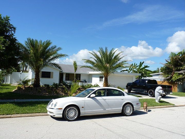 front yard 2 car garage
