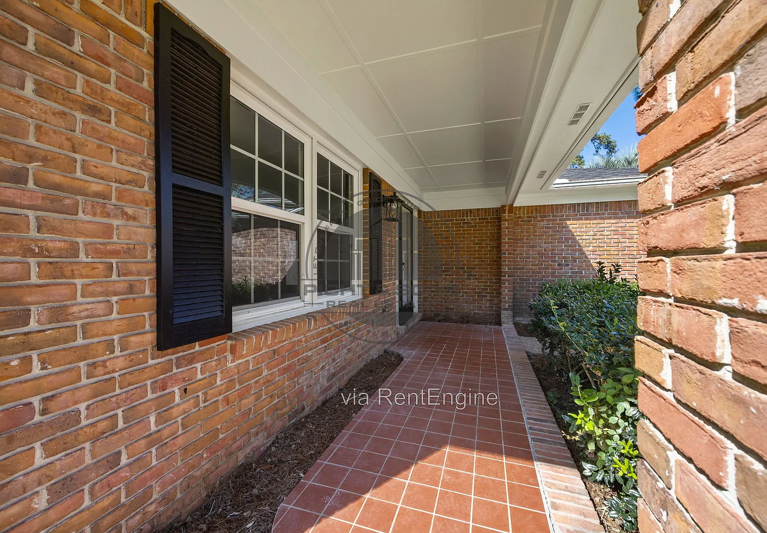 3 bed, 2.0 bath, 1495 sqft, $2,400 — Photo 2