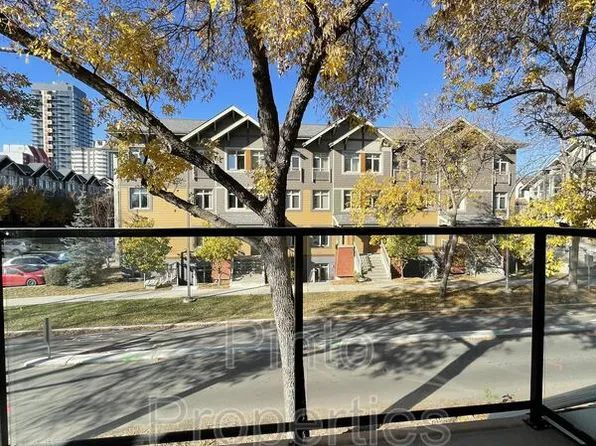 8715 110th St NW, Edmonton, AB