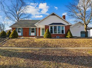 407 N Main St, Warren, IN 46792