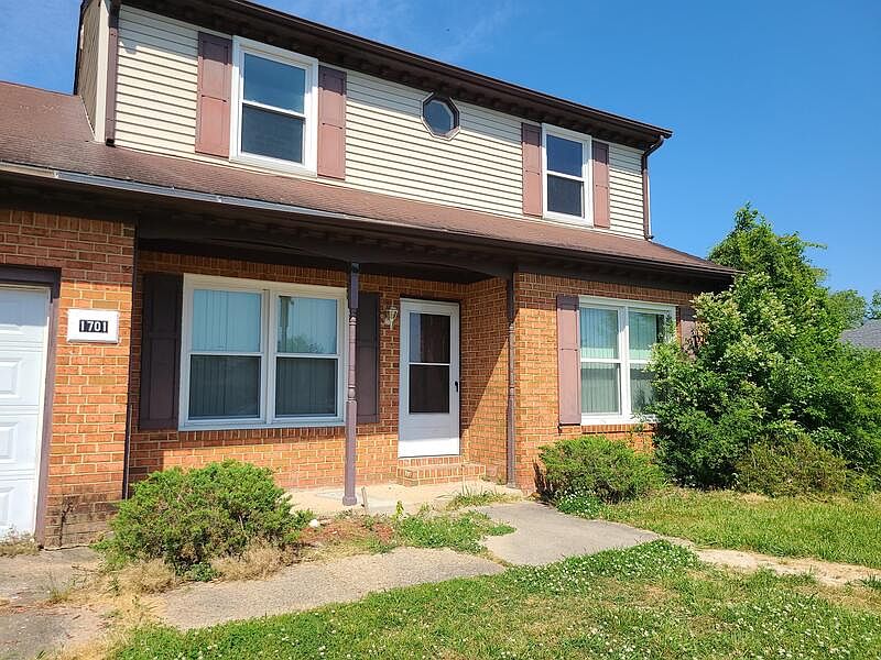1st image of 1701 Glenmont Ln