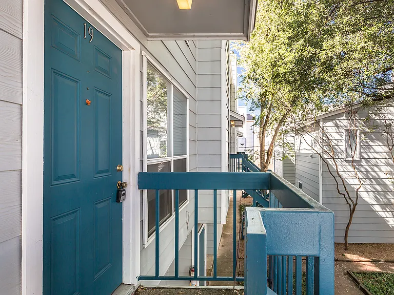 1901 N Fitzhugh Ave #19 — Photo 30