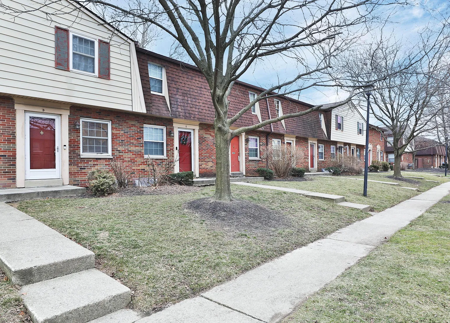 5720 Beechcroft Rd APT D photo 1