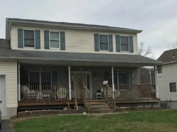 8 Bloom St, Garnerville, NY 10923