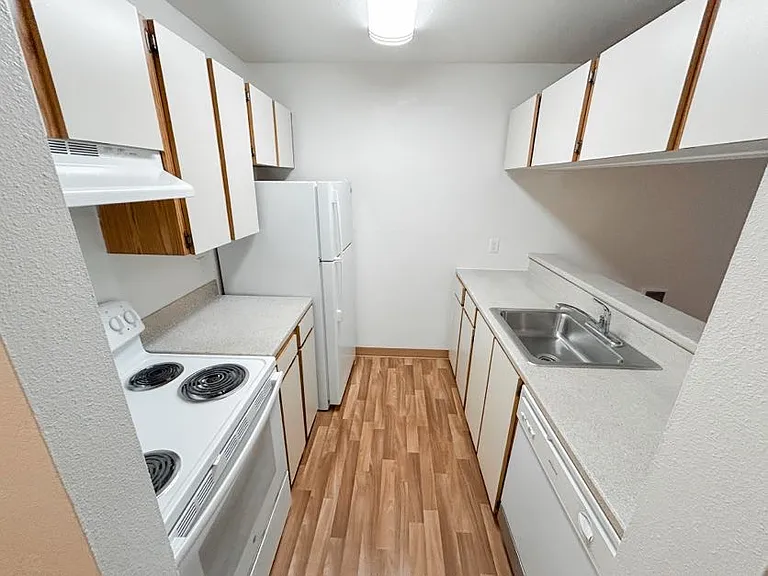 Stone Creek Apartments Beaverton — Photo 27