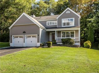 287 Rockwood Ct, Yorktown Heights, NY 10598