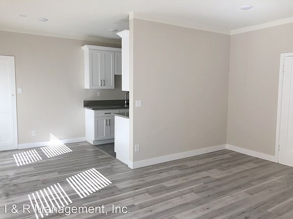 5th image of 220 E Valencia Ave APT 9