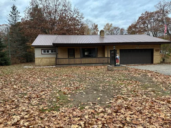 1282 W Harwood Rd, Sault Sainte Marie, MI 49783