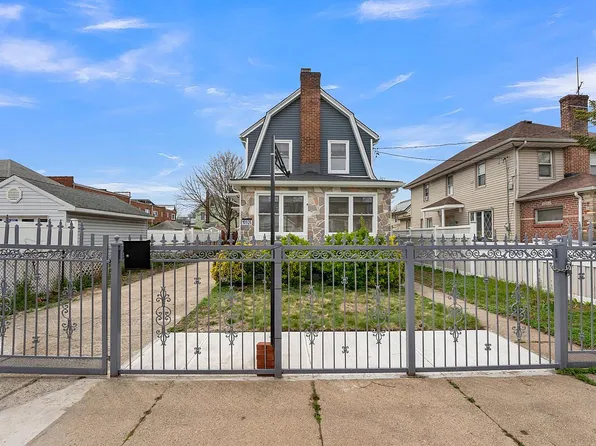 10926 209th St, Queens Village, NY 11429