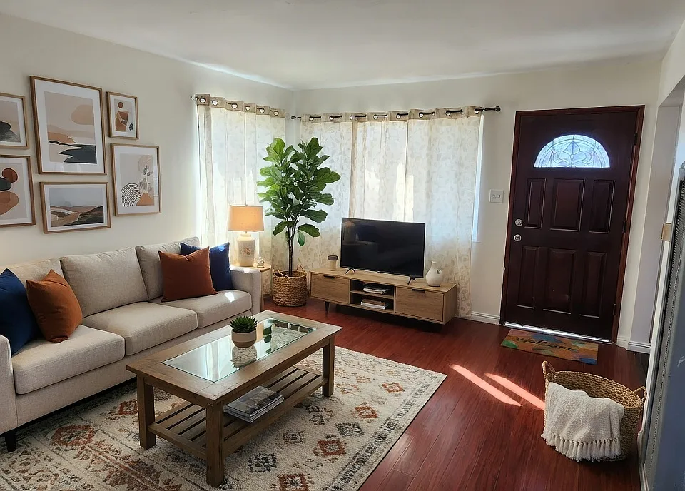 16110-16114 1/2 Eucalyptus Ave