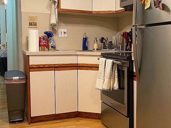 4th image of 980 2nd Ave #20