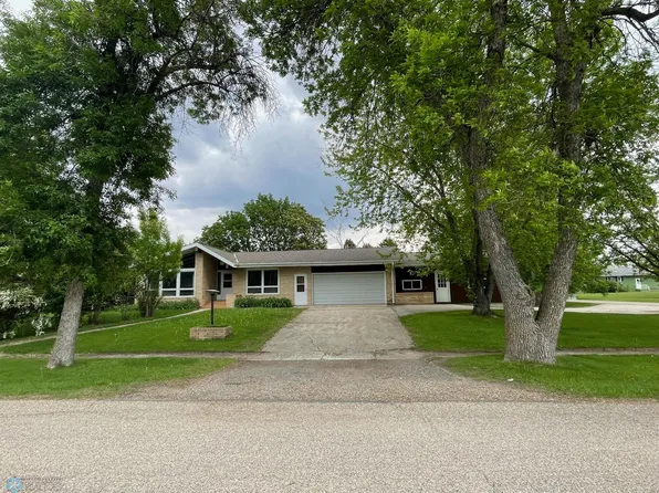 103 4th St S, Fairmount, ND 58030