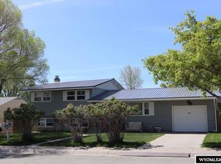 210 W Kendrick St, Rawlins, WY 82301