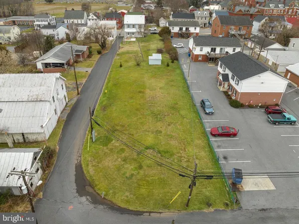 2 Frederick St, Taneytown, MD 21787