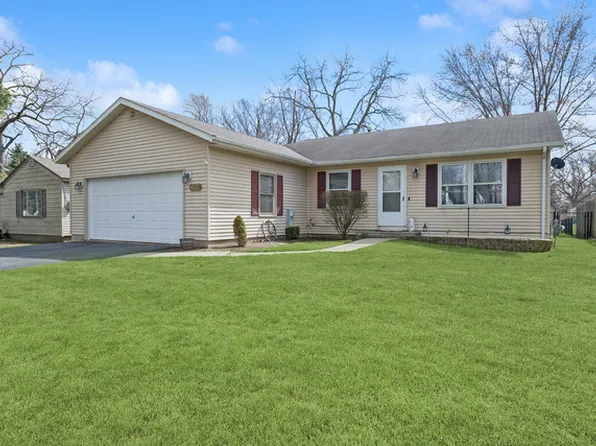 607 2nd Ave, Marengo, IL 60152