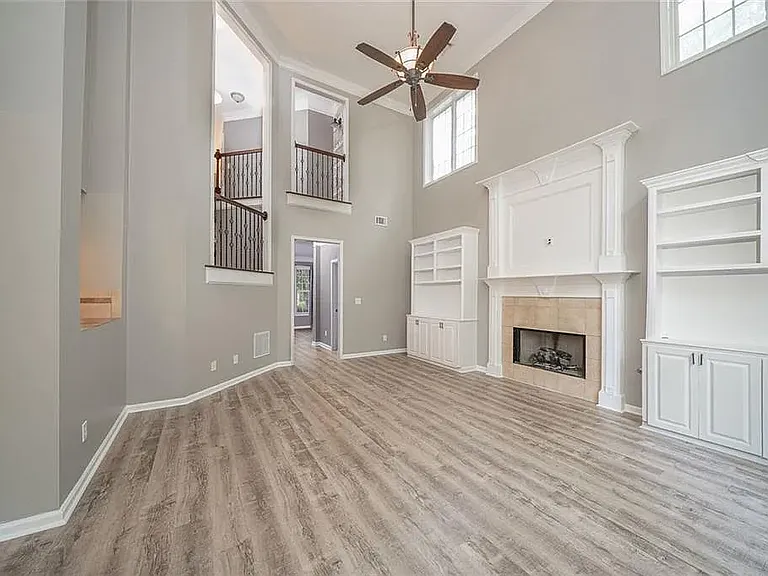 2113 SW Autumn Chase Dr — Photo 4