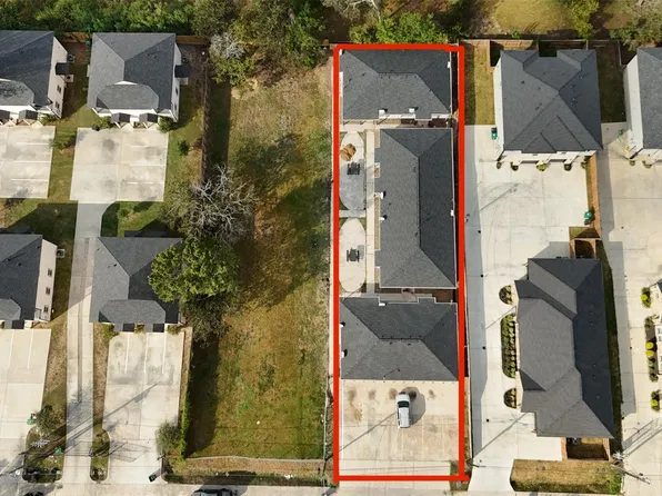 5017 Mallow St, Houston, TX 77033