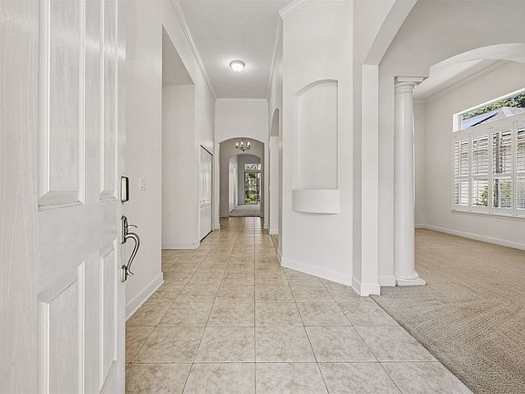 3rd image of 665 Spanish Way E