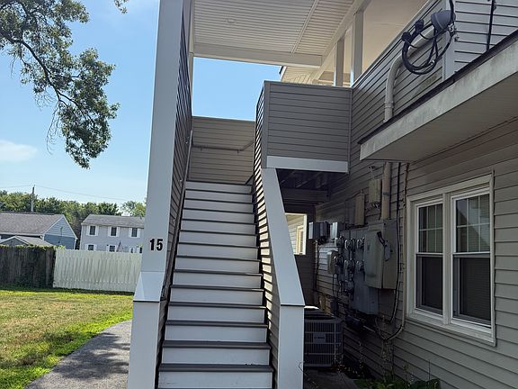 4th image of 580 Pontiac Ave APT 15