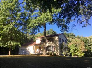 20 Leeward Dr, Bloomingburg, NY 12721