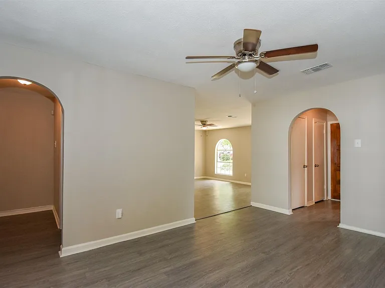 11719 Murr Way — Photo 3
