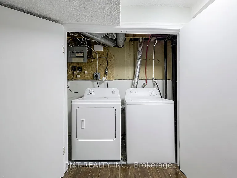 26 Granada Cres — Photo 34