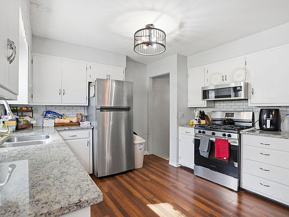 2nd image of 703 N Reed St