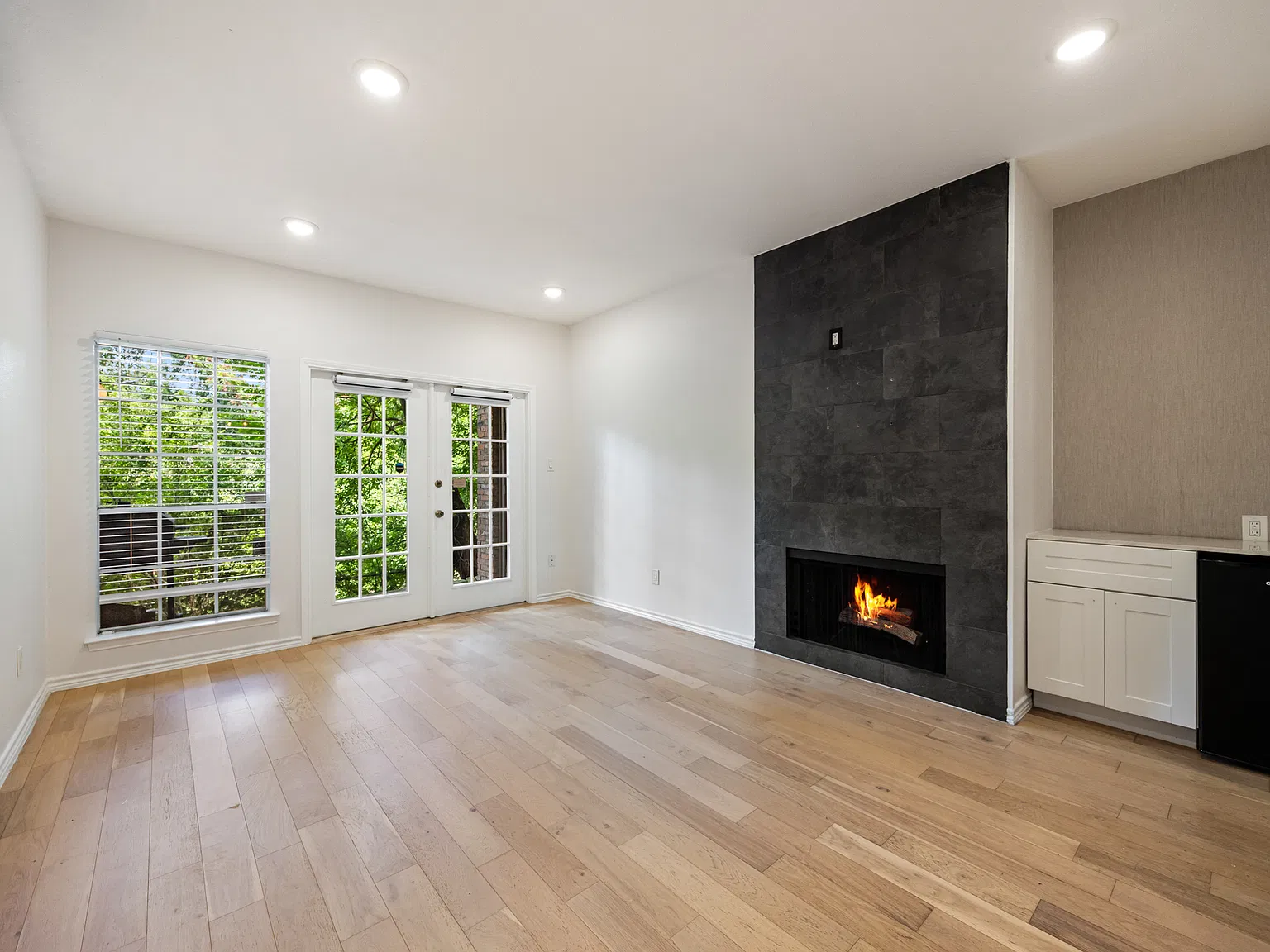 2 bed, 1067 sqft, $1,699 — Photo 3