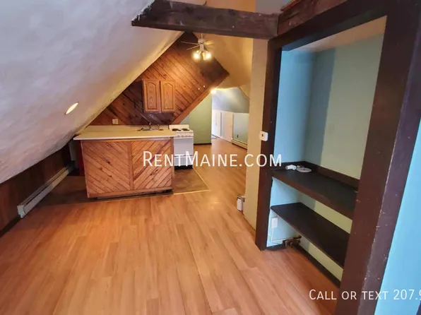 90 Clinton Ave APT 3, Waterville, ME 04901