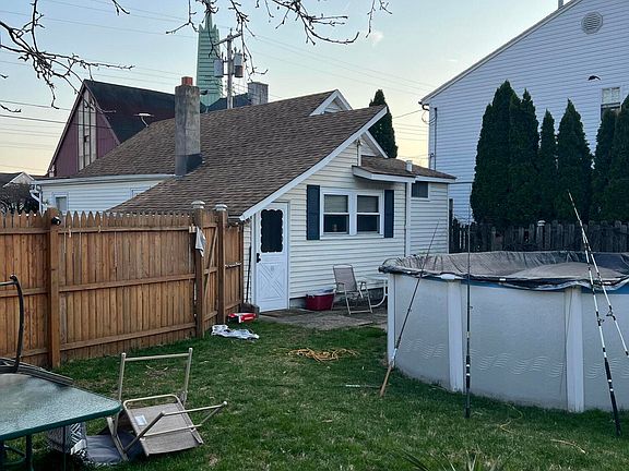 2nd image of 427 Sullivan Place