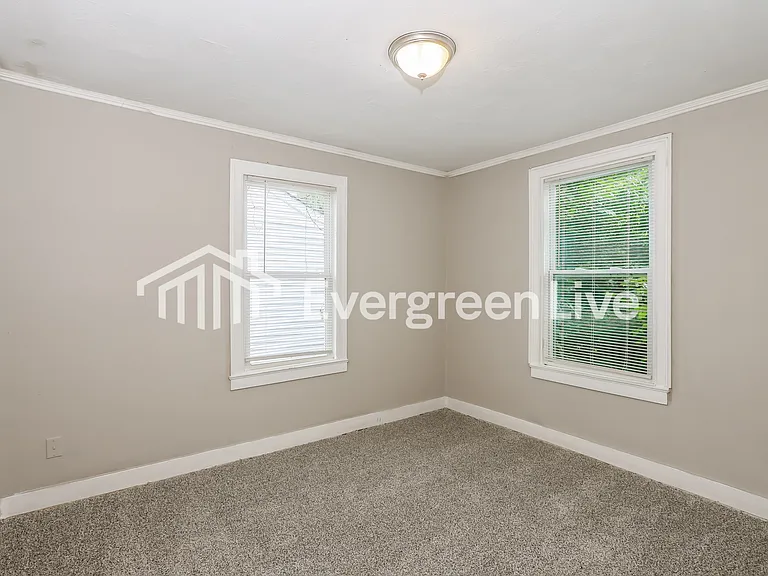 1802 Hampton Ave — Photo 9