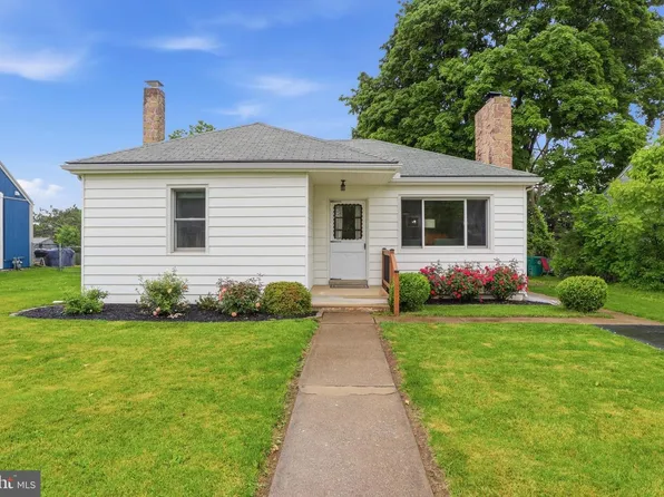 5208 Locust Ln, Harrisburg, PA 17109