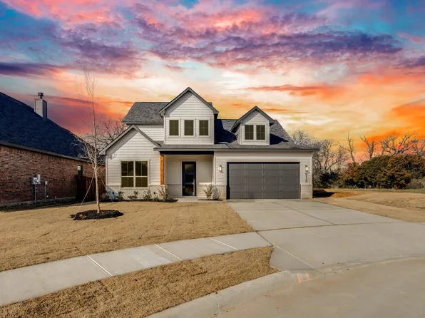 915 Boston Ln, River Oaks, TX 76114