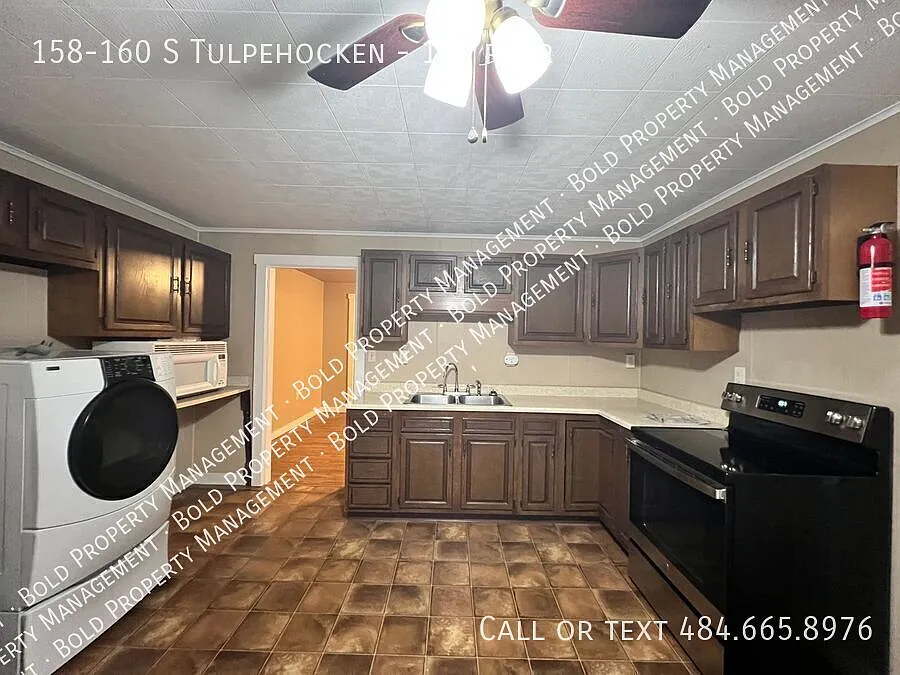 158-160 S Tulpehocken St #160