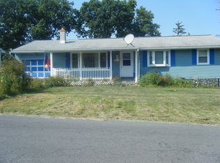 210 Charlane Pkwy, North Syracuse, NY 13212