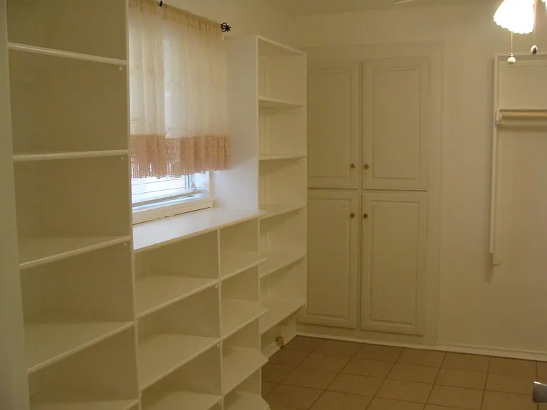 "California" Closet