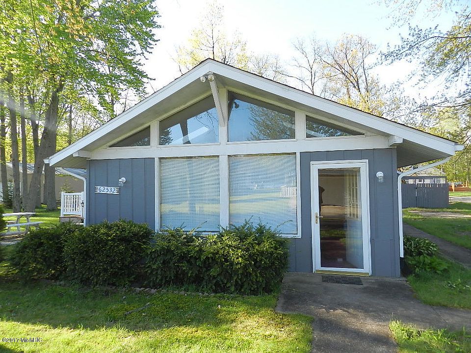 1st image of 62532 Gilmore Ave