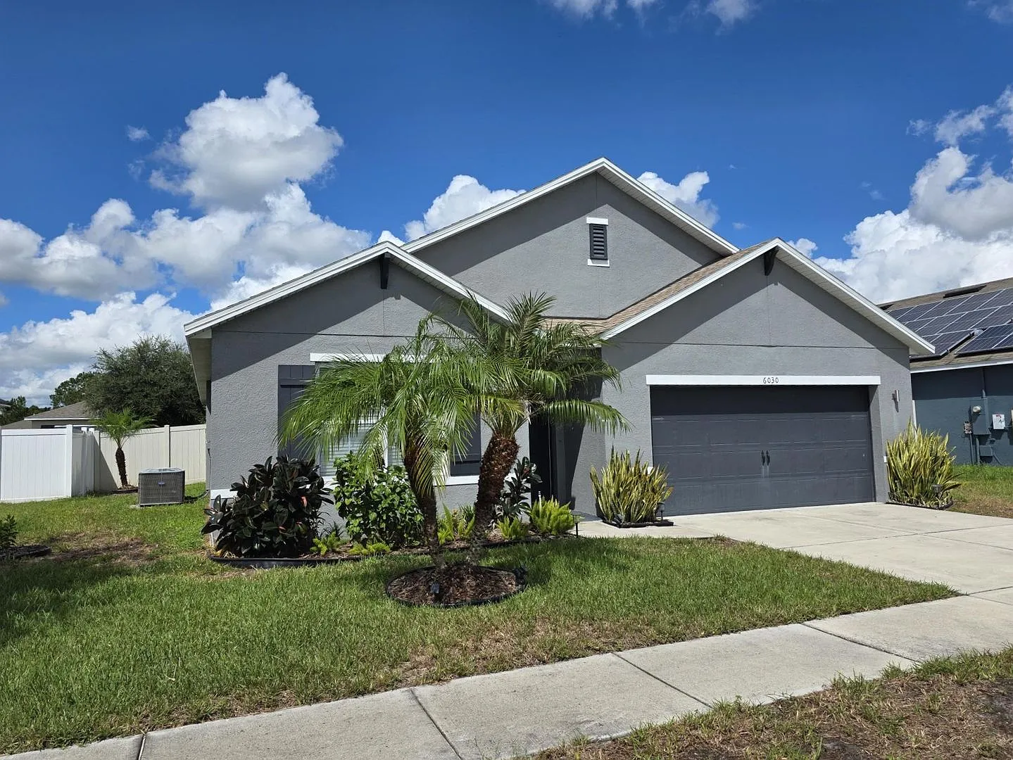 Beautiful 4-Bedroom, 2-Bath house in Lakeside Landing Community. — Photo 2