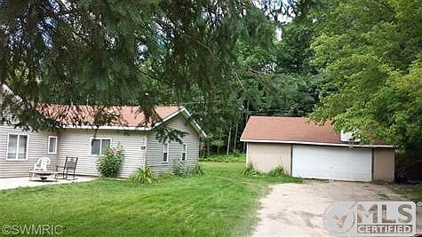 View of House/Garage