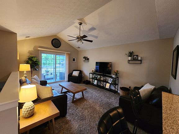2nd image of 124 Courtney Dr #124