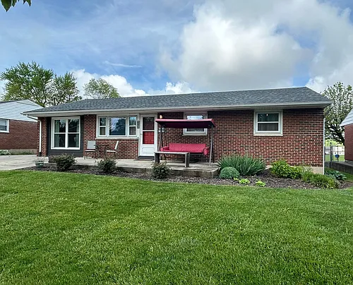695 Granville Pl Photo 1