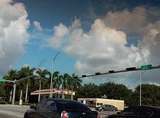 827 NW 206th St, Miami Gardens, FL 33169