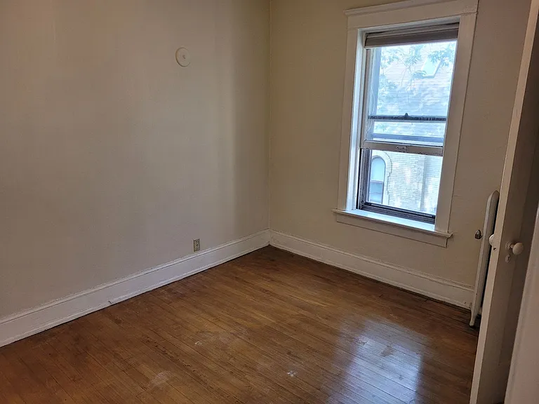 Cass Street Apartments — Photo 35