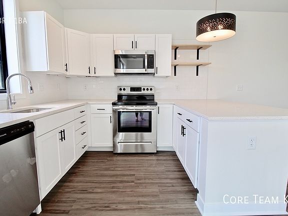 3rd image of 222 W 75th St #401