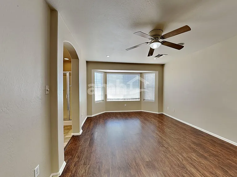 17367 W Elizabeth Ave — Photo 10
